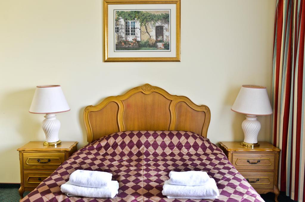 Hotel Sportwerk Tyniec Maly Room photo
